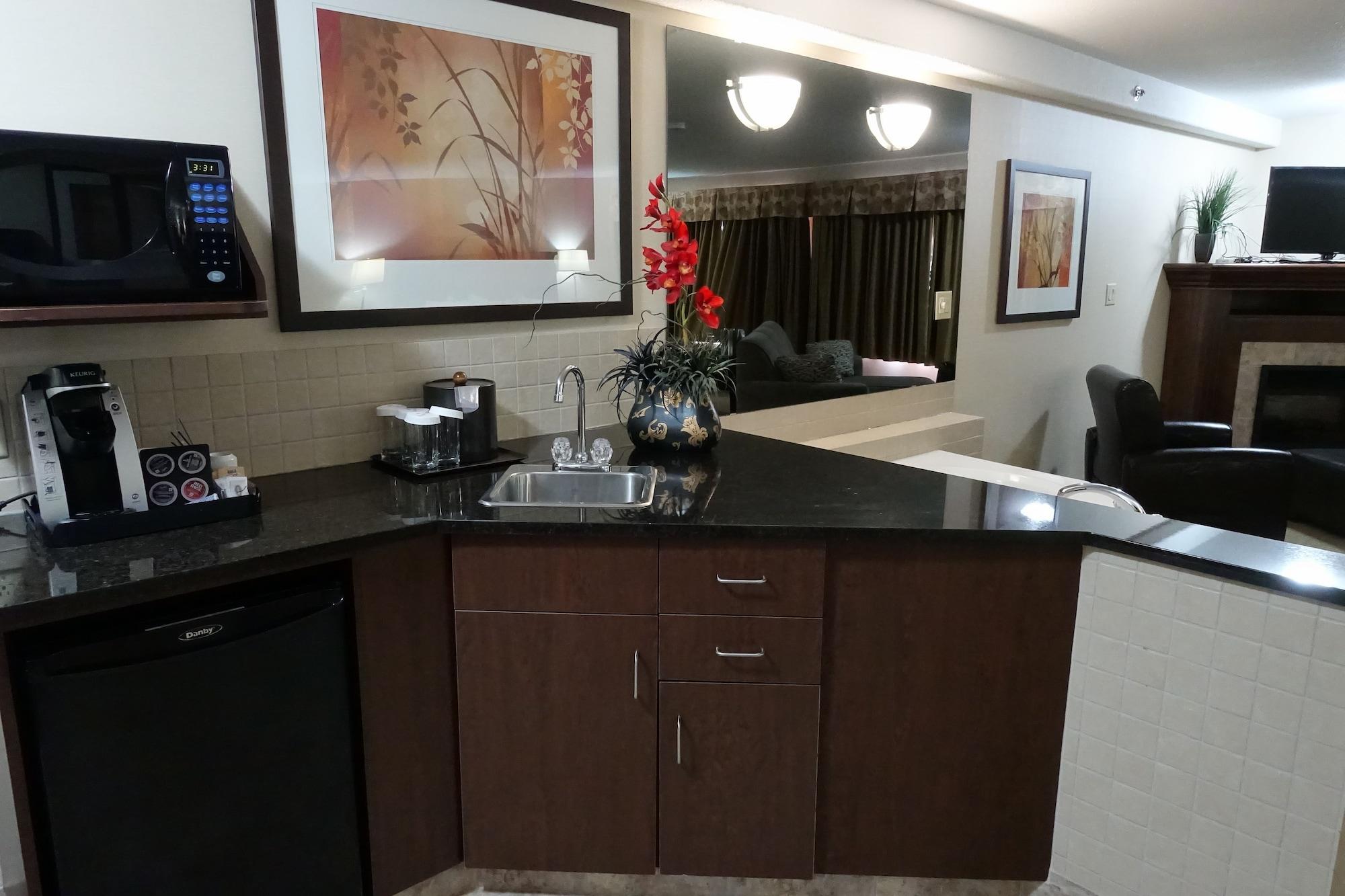 รามาดา บาย วินด์แฮม วีย์เบิร์น Hotel Weyburn ภายนอก รูปภาพ