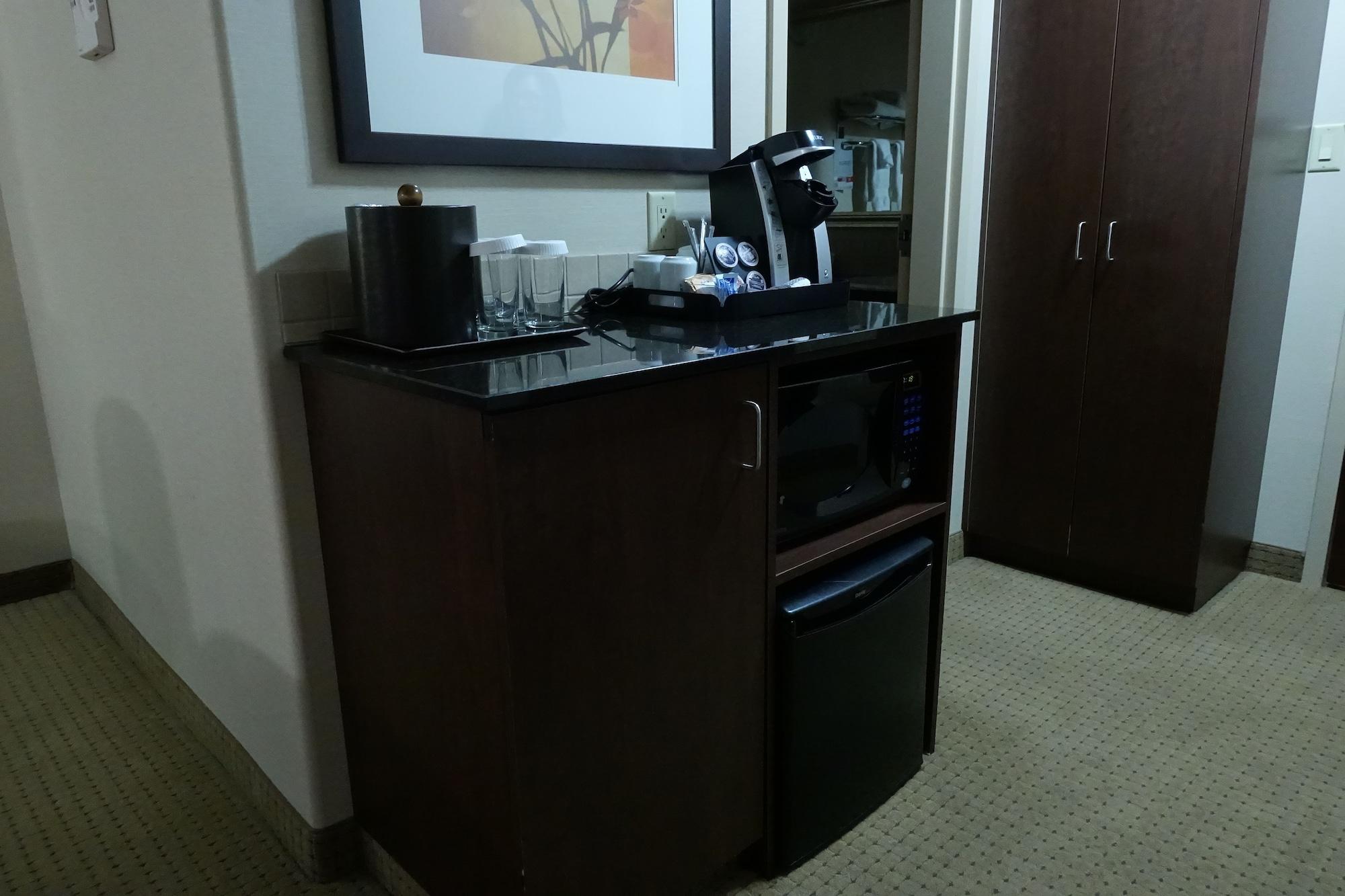 รามาดา บาย วินด์แฮม วีย์เบิร์น Hotel Weyburn ภายนอก รูปภาพ