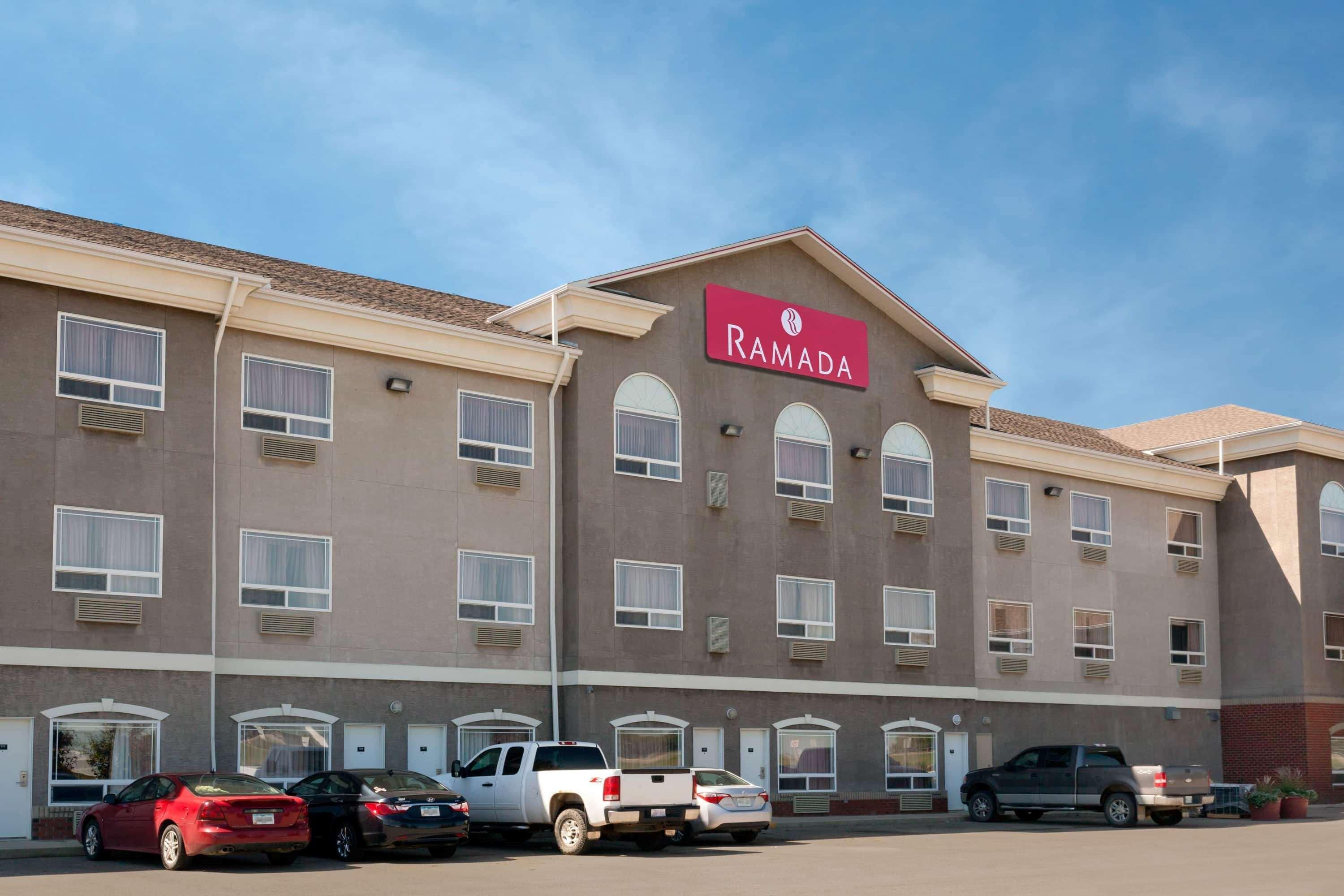 รามาดา บาย วินด์แฮม วีย์เบิร์น Hotel Weyburn ภายนอก รูปภาพ