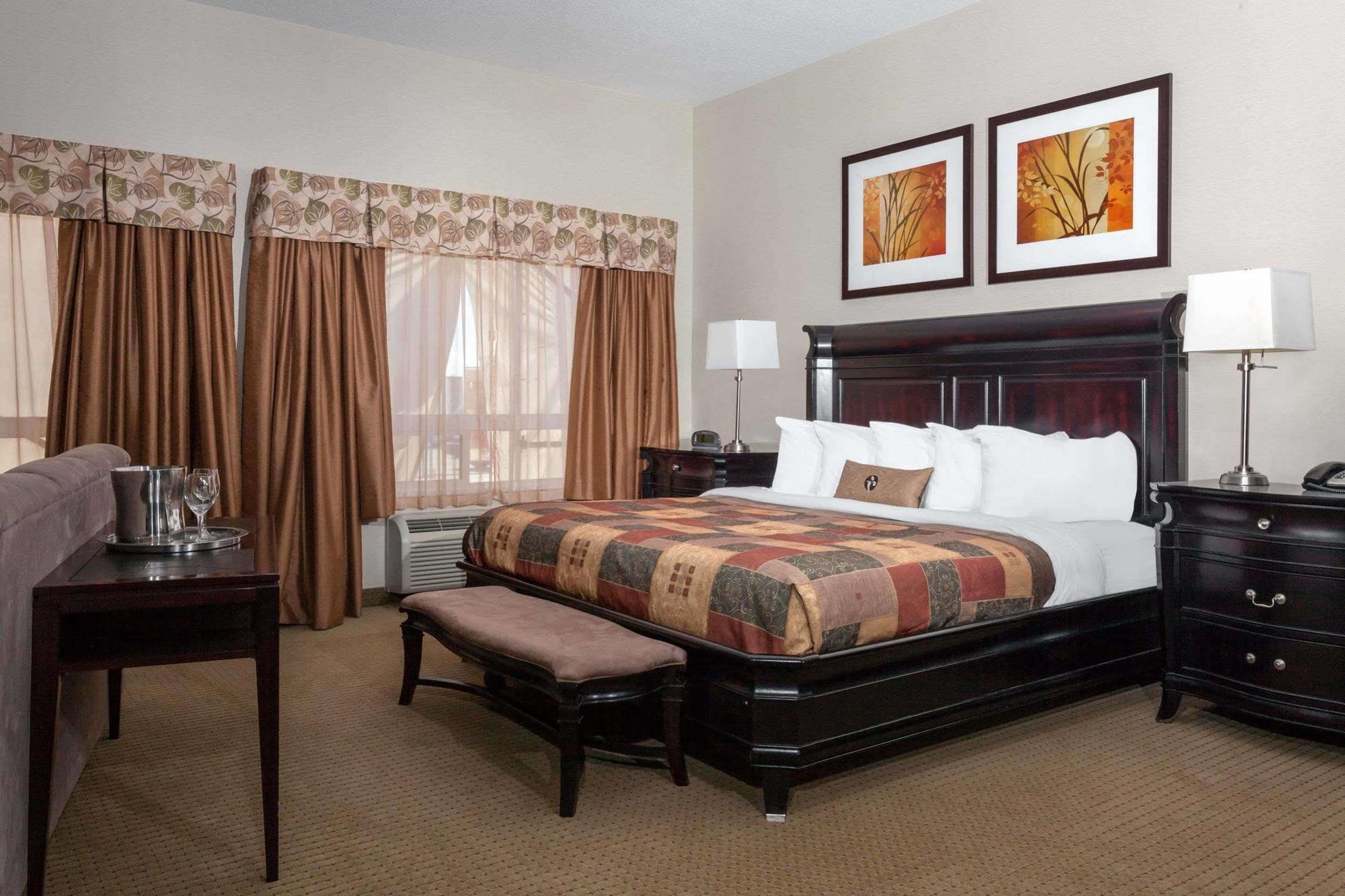 รามาดา บาย วินด์แฮม วีย์เบิร์น Hotel Weyburn ภายนอก รูปภาพ