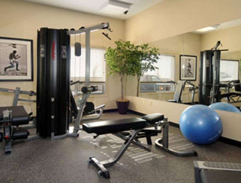 รามาดา บาย วินด์แฮม วีย์เบิร์น Hotel Weyburn ภายนอก รูปภาพ