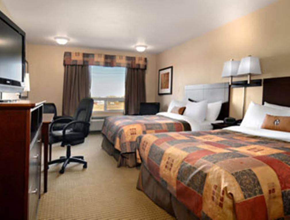 รามาดา บาย วินด์แฮม วีย์เบิร์น Hotel Weyburn ห้อง รูปภาพ