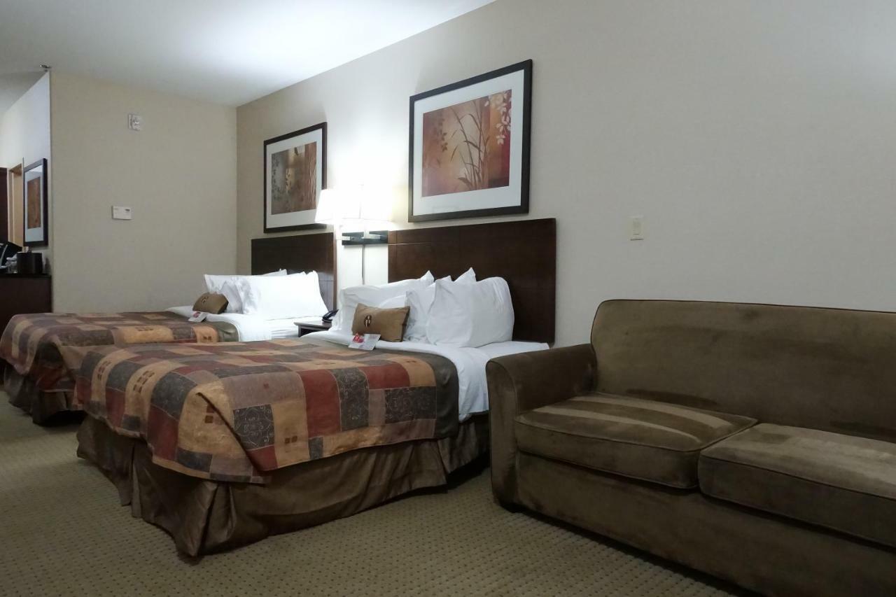 รามาดา บาย วินด์แฮม วีย์เบิร์น Hotel Weyburn ภายนอก รูปภาพ