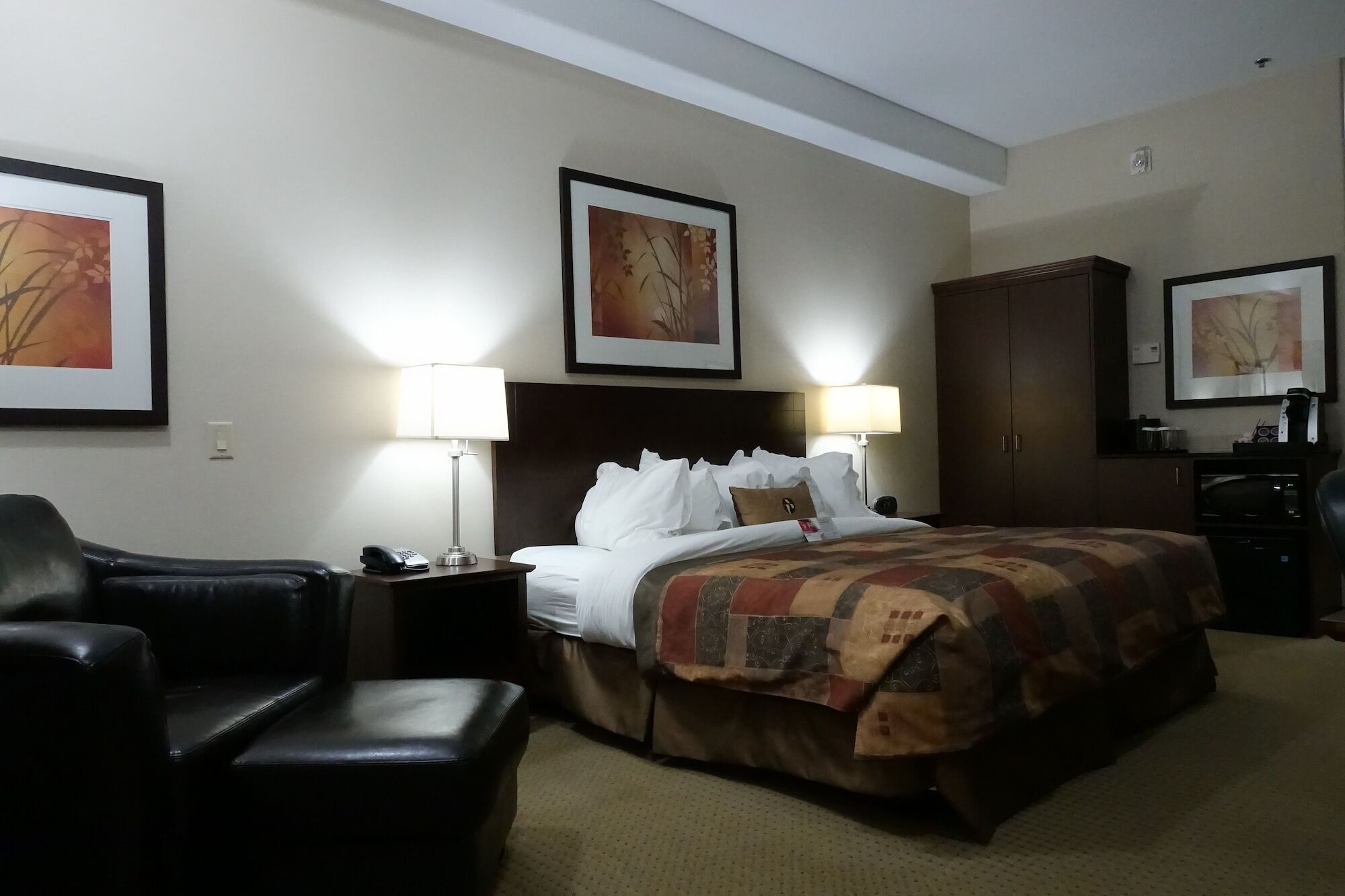 รามาดา บาย วินด์แฮม วีย์เบิร์น Hotel Weyburn ภายนอก รูปภาพ