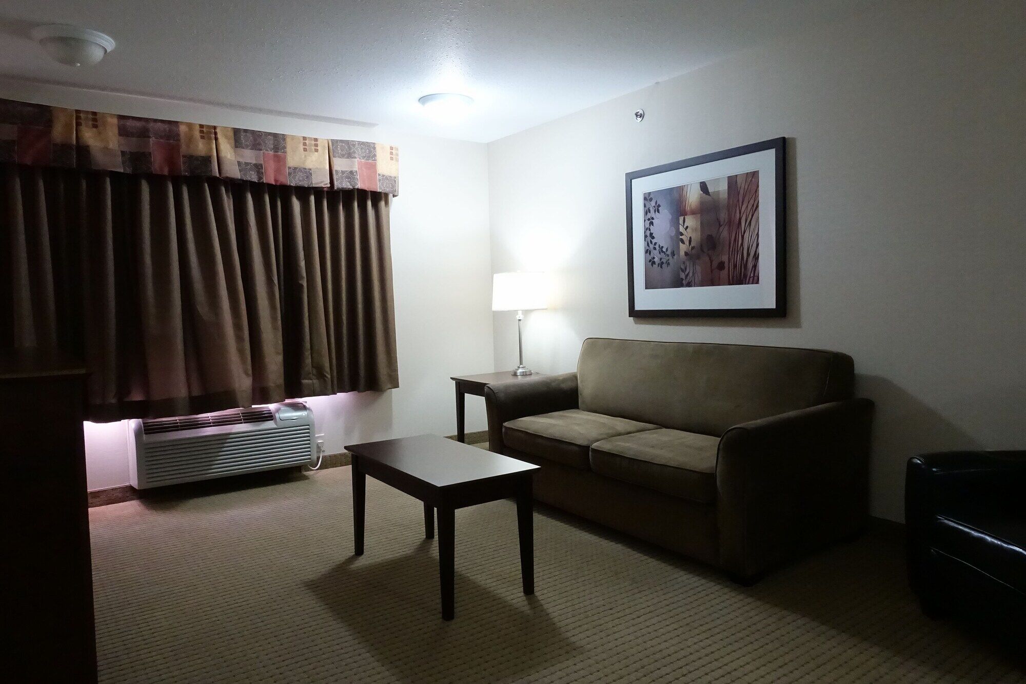 รามาดา บาย วินด์แฮม วีย์เบิร์น Hotel Weyburn ภายนอก รูปภาพ